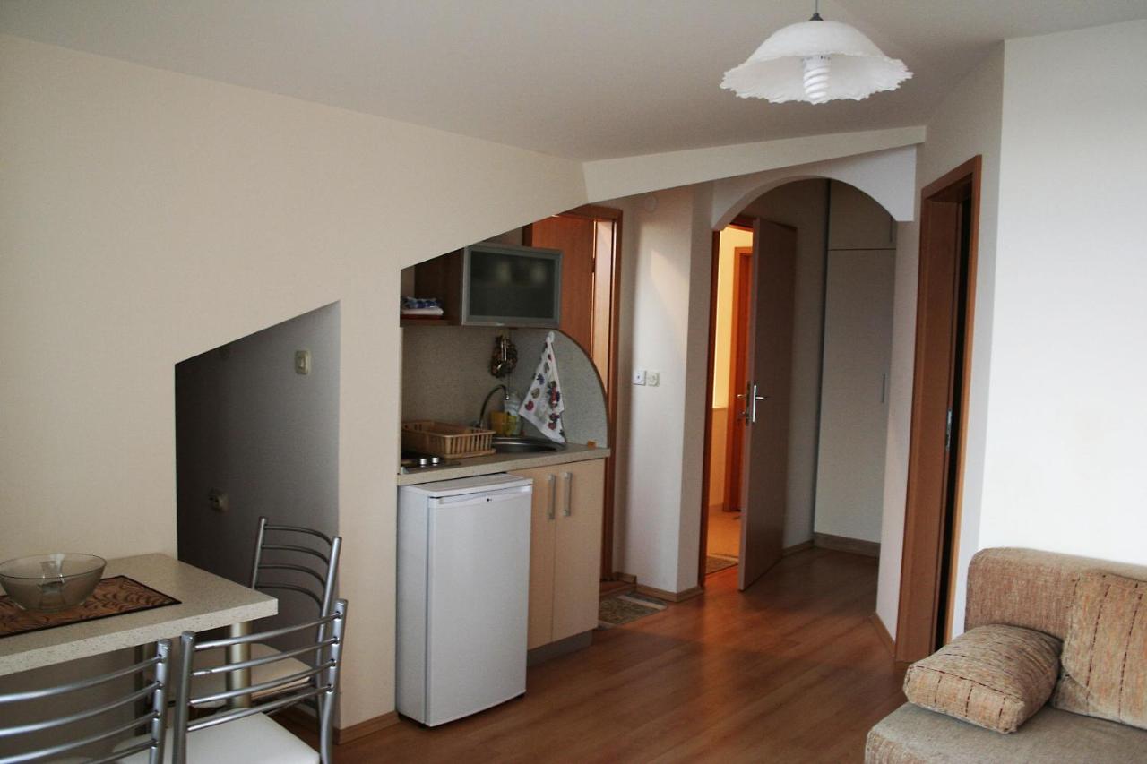 Apartment with Lake View