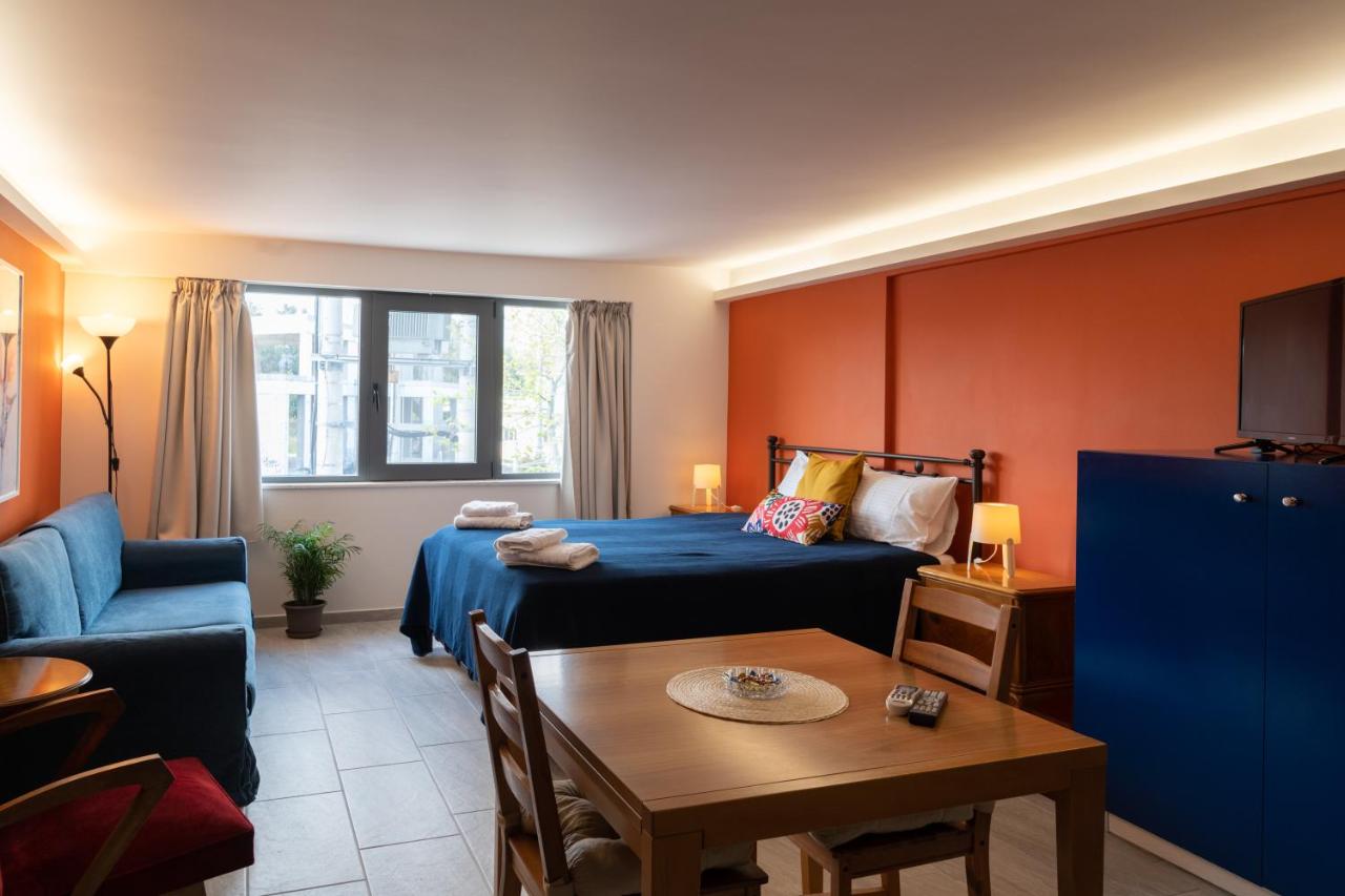 Studio Apartment