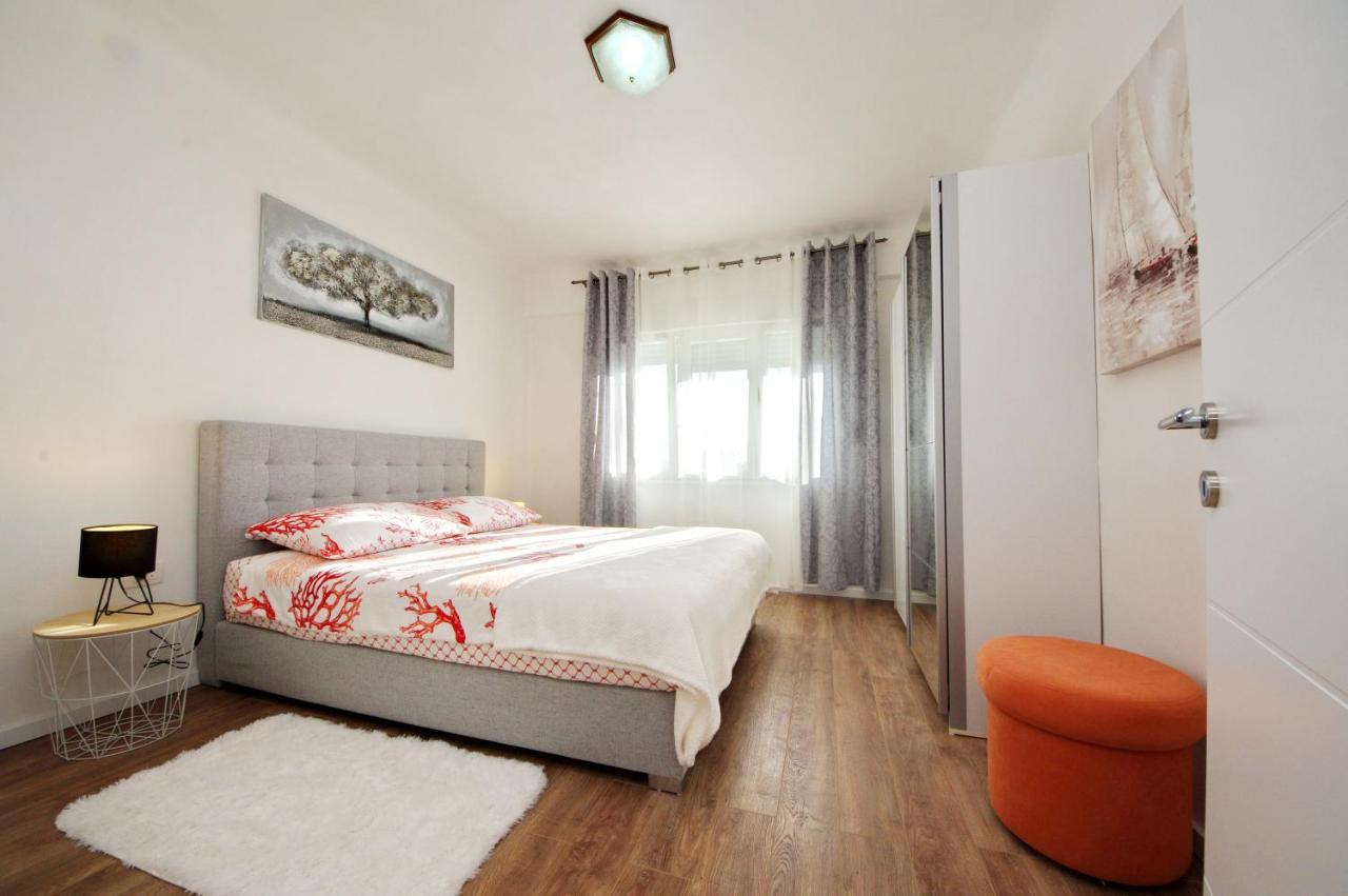 Apartment mit Balkon