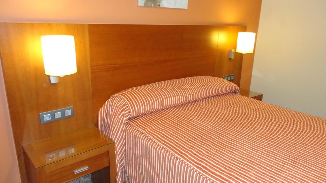 Doppel- oder Zweibettzimmer