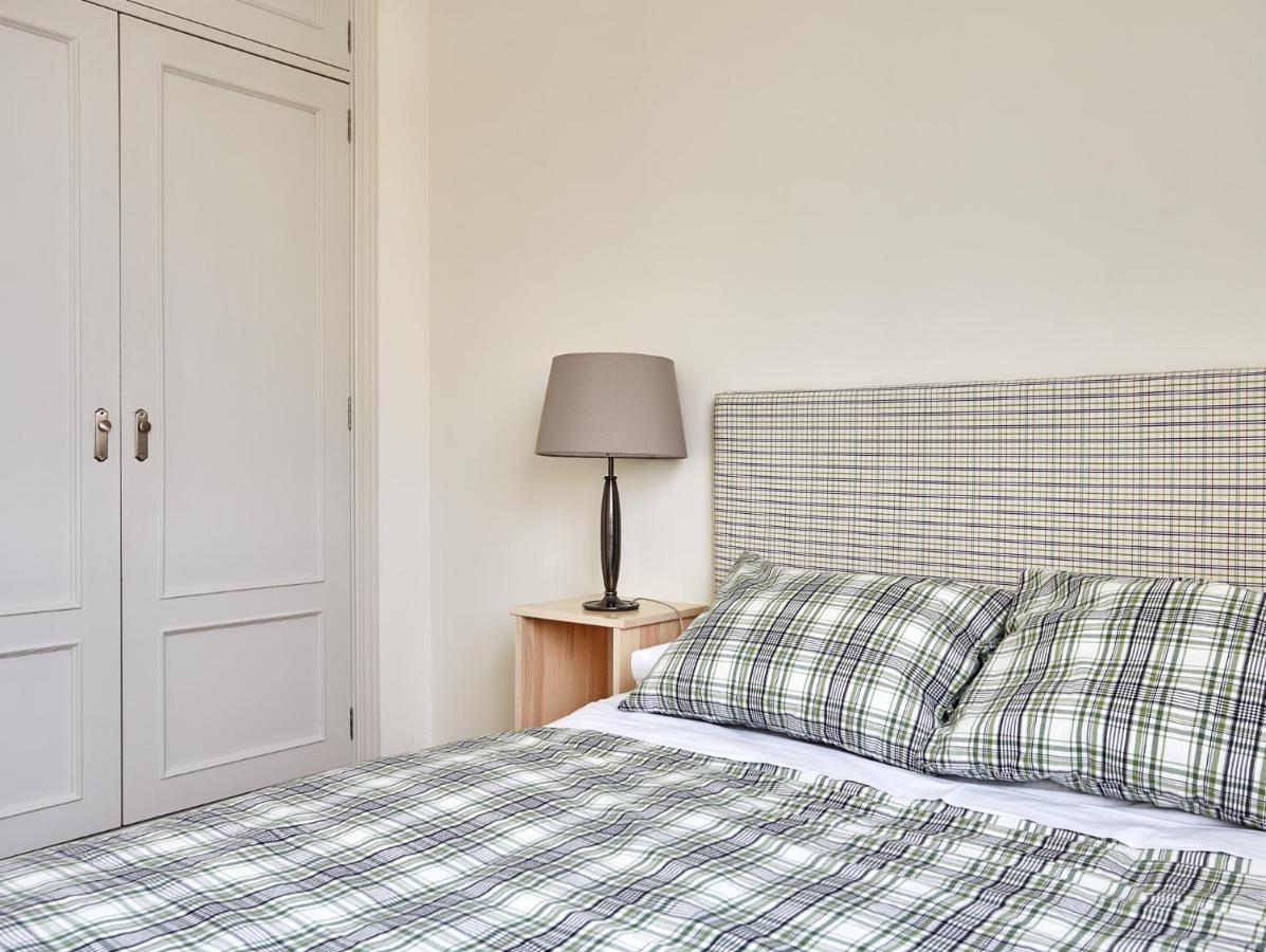 Apartamento Tíbula Teatro Parking - Chambres d’hôtes