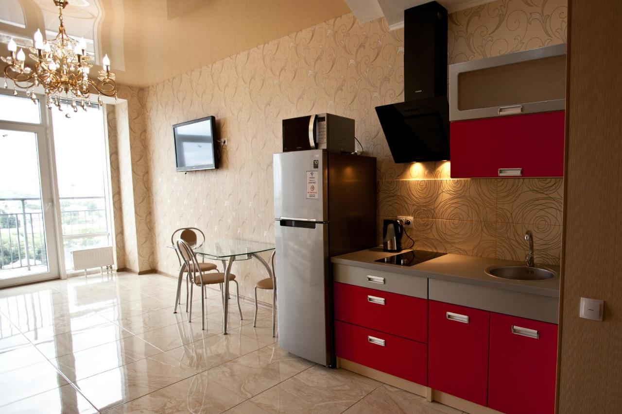 One-Bedroom Apartment at Glinki Street 2