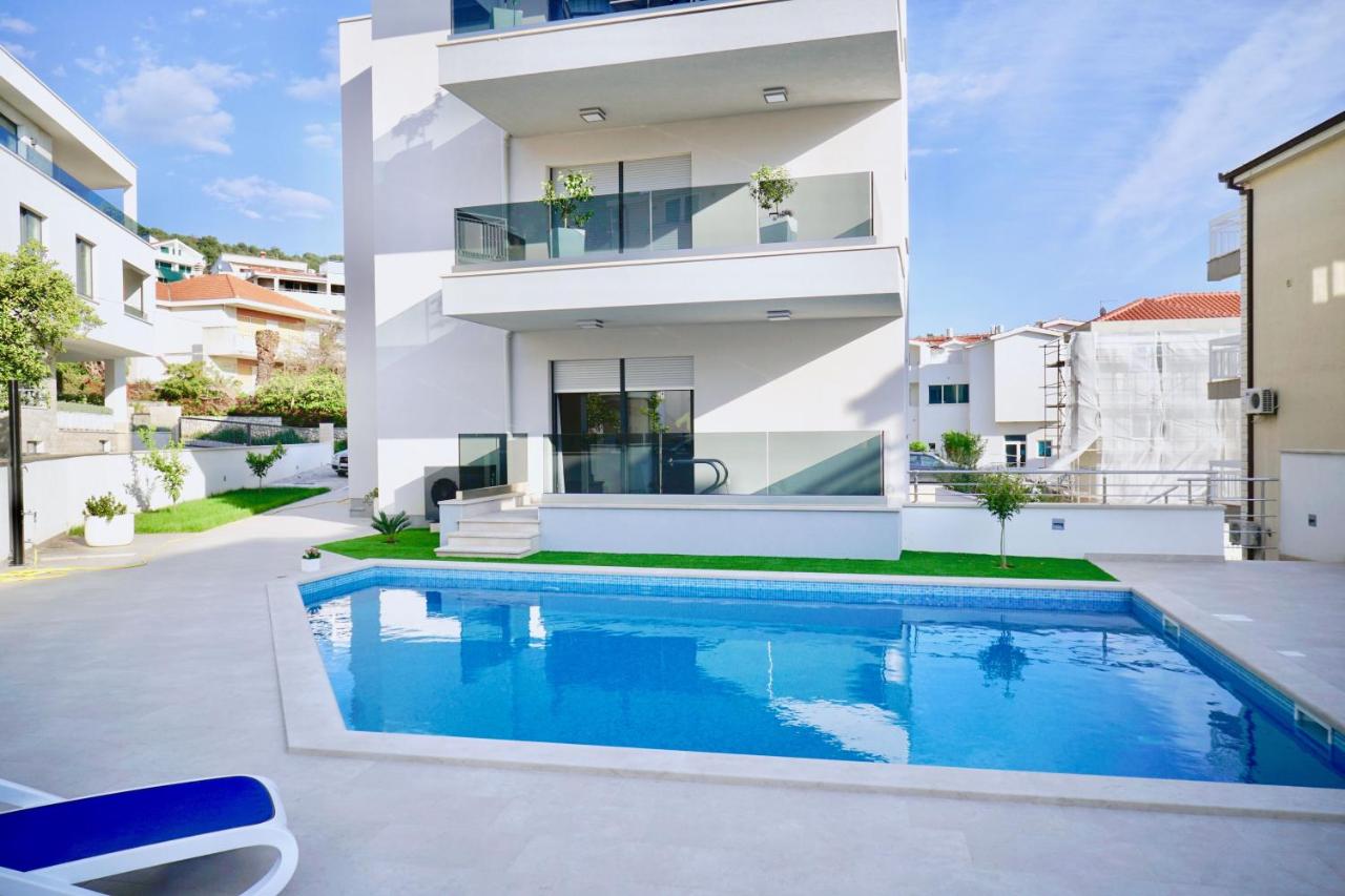 Appartamento con Vista Piscina