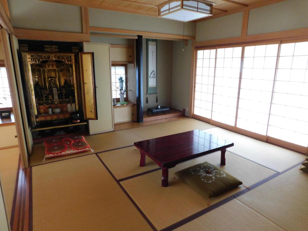 Japanese-Style Room