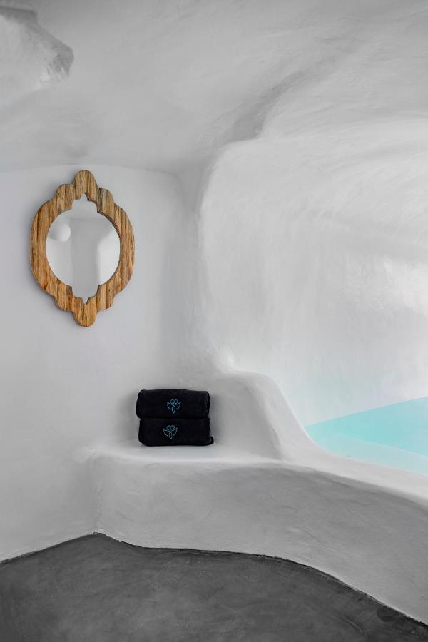 Superior Cave Suite with Semicovered Plunge Pool & Caldera View