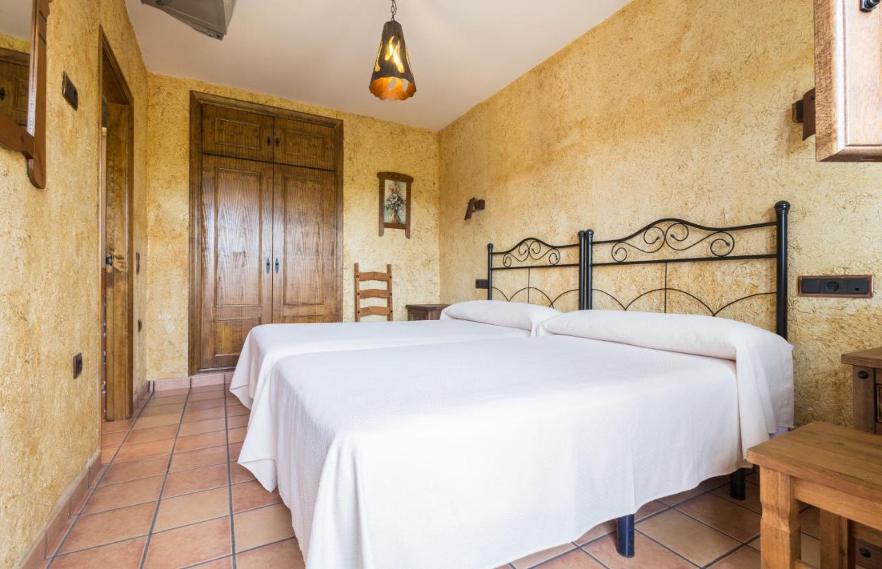 Twin Room with Bathroom