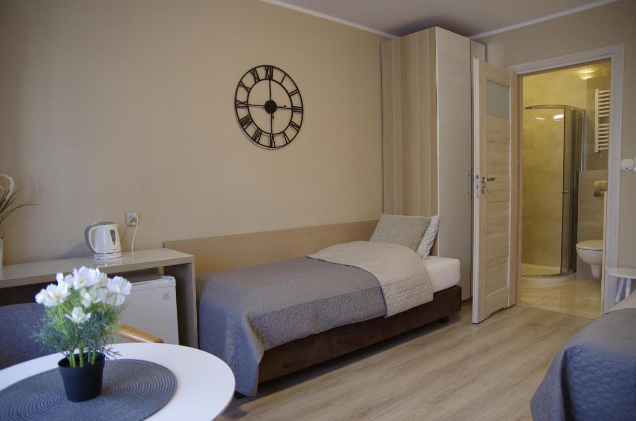 Dreibettzimmer mit Bad