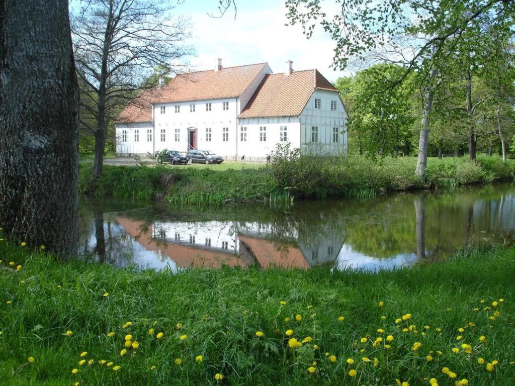 B&B Frederikshavn - Lerbæk Hovedgaard - Bed and Breakfast Frederikshavn