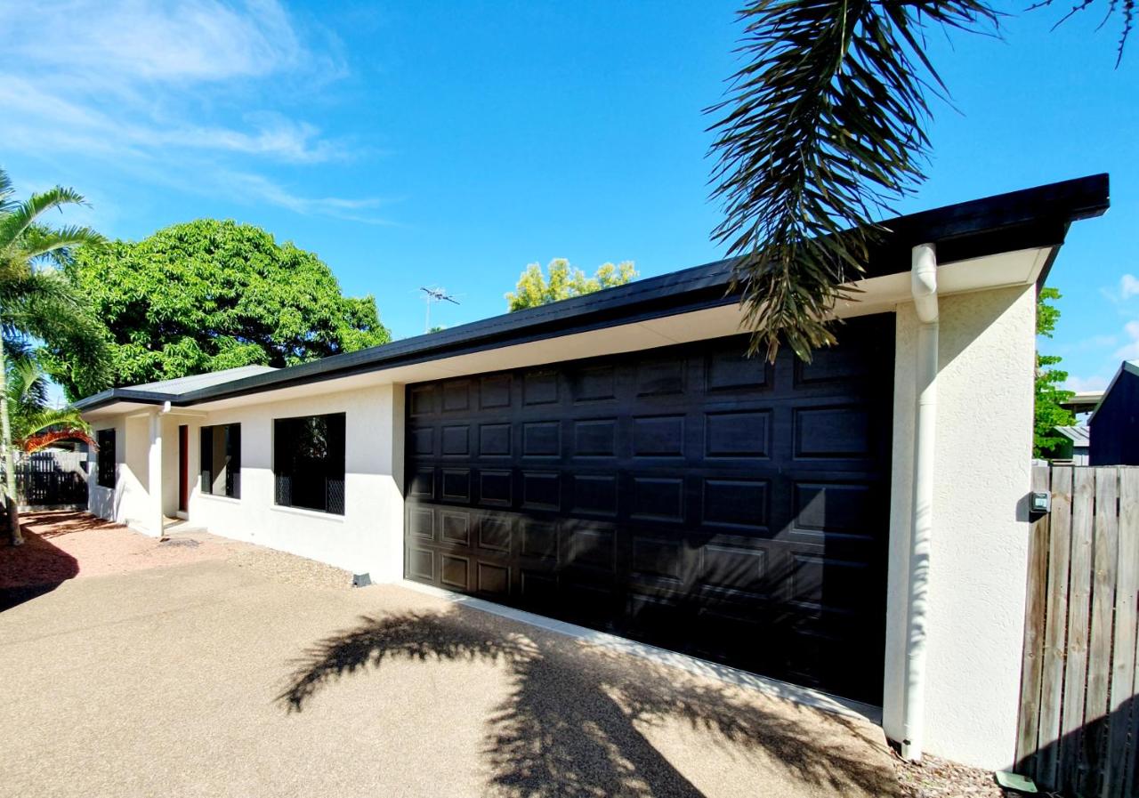 B&B Townsville - 3 bedroom central home - Bed and Breakfast Townsville