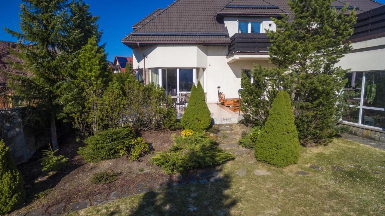 Rezydencja Marjo z basenem - B&B