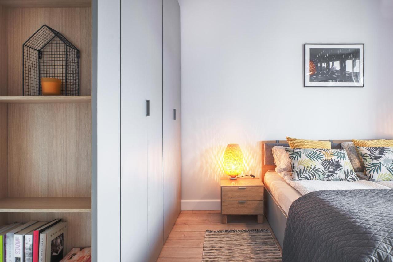 One-bedroom Apartment with Balcony and Partial River View (parking)