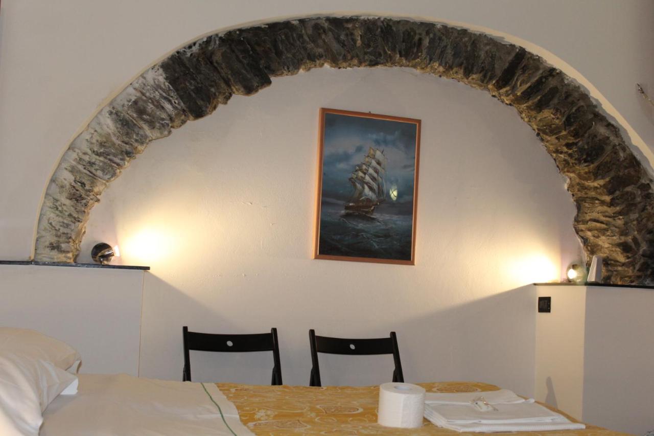 B&B Vernazza - enrica barrani room - Bed and Breakfast Vernazza