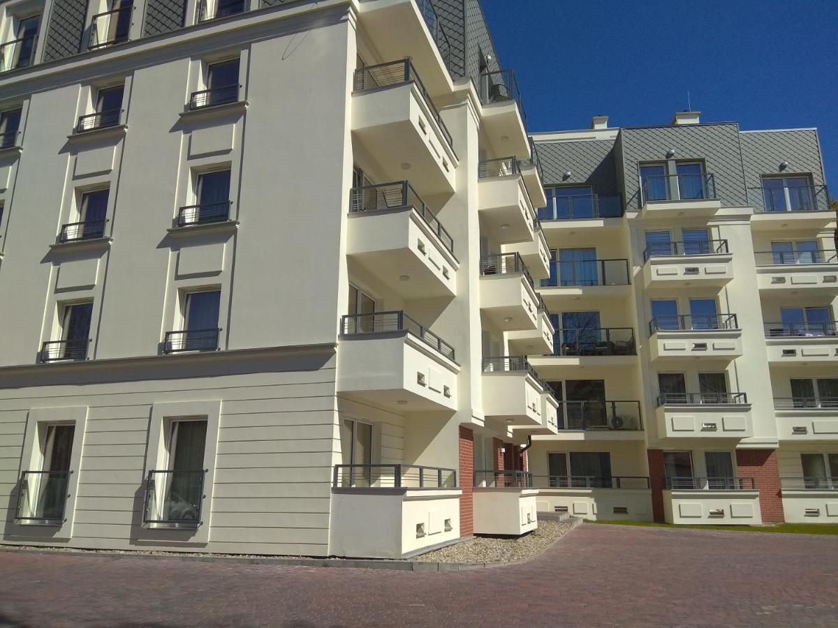 Apartament Cesarski Agnes- bezpłatny parking- Resort Cesarskie Ogrody - B&B Świnoujście