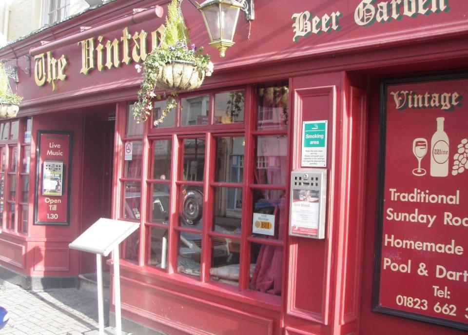 The Vintage Inn - Bed and Breakfast