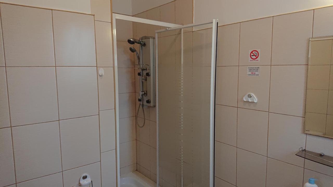 Chambre Triple avec Salle de Bains Privative