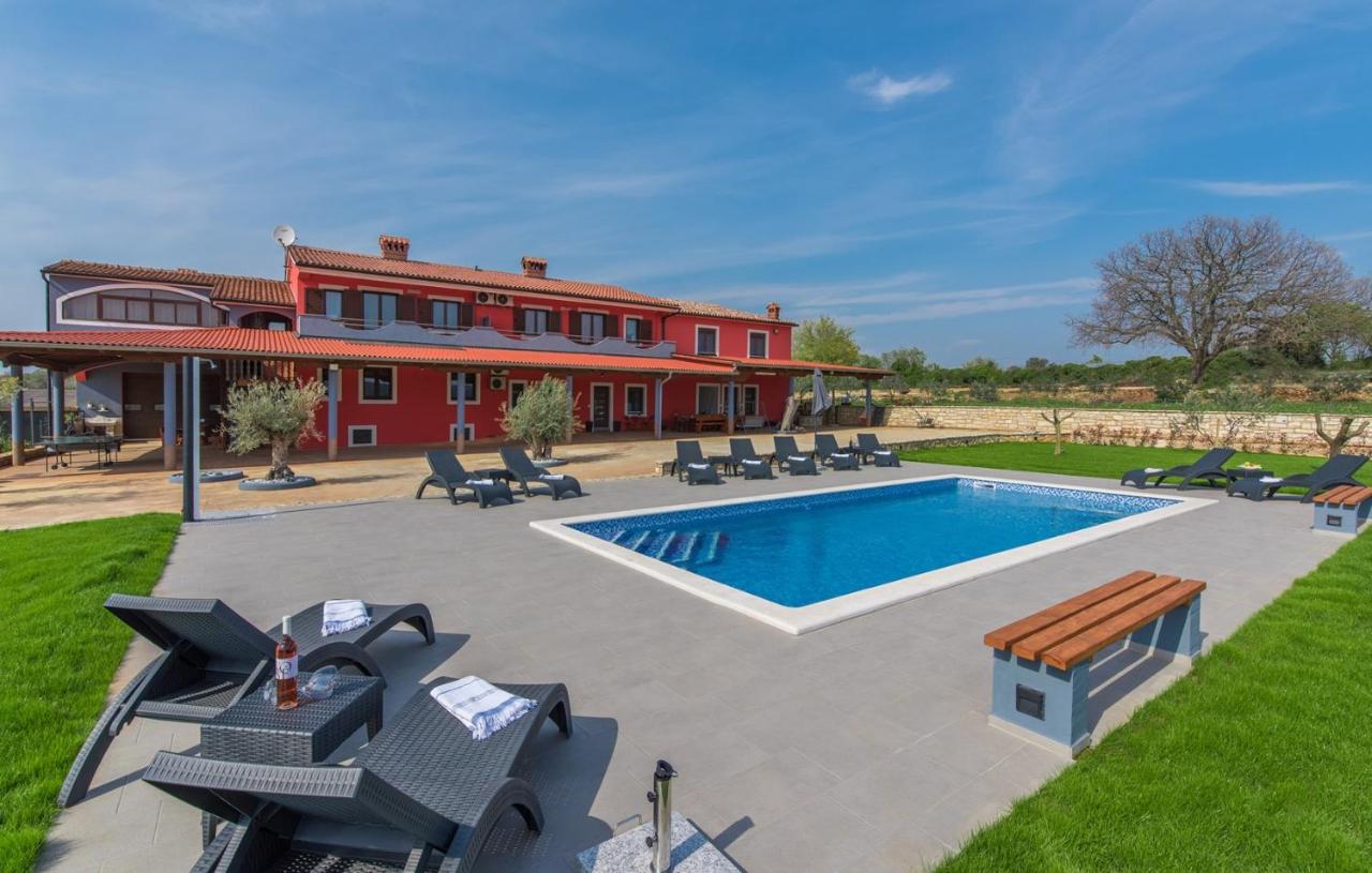 Sea View apartments with shared Pool - B&B