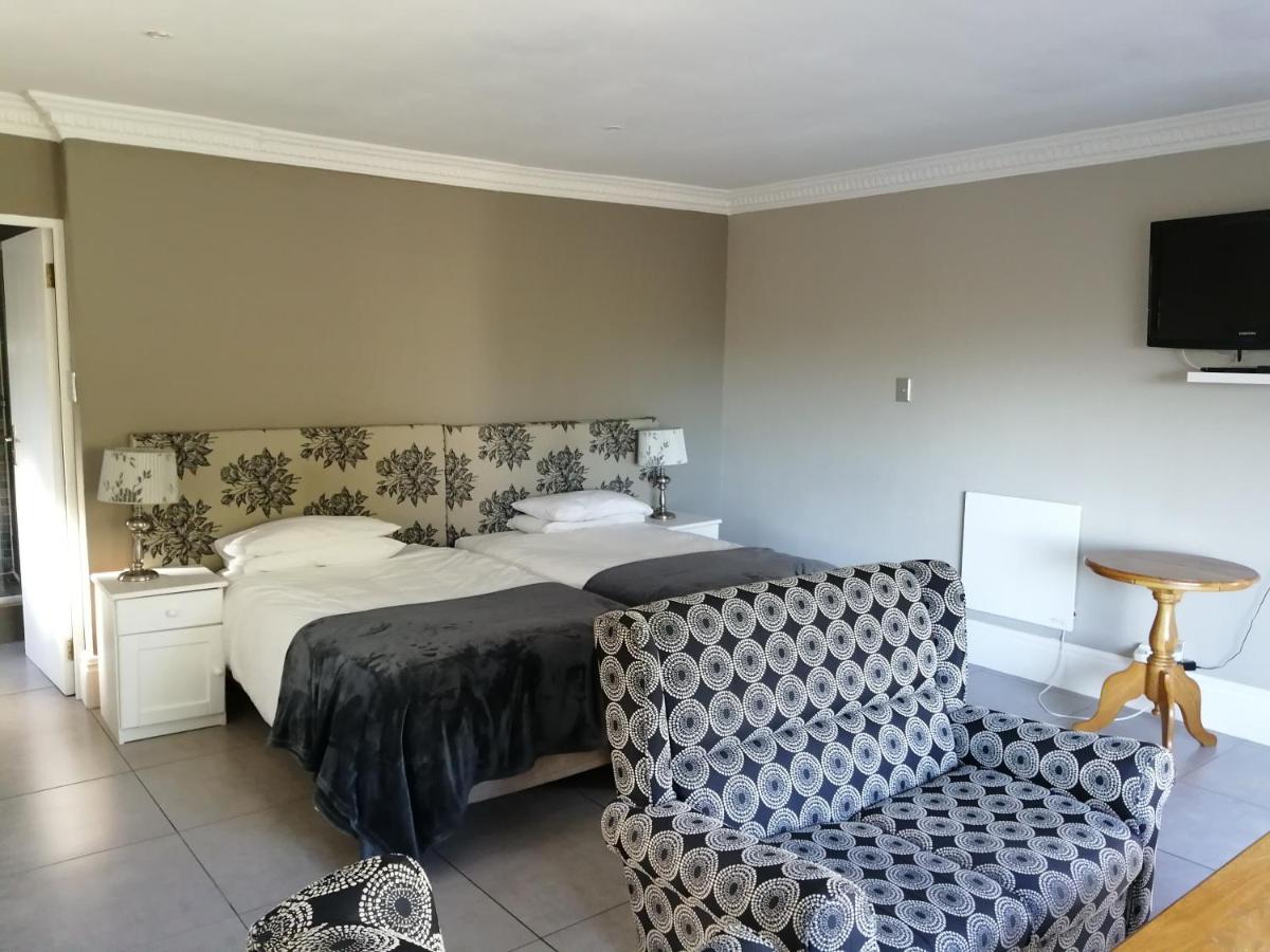 Double or Twin Room with Sea View