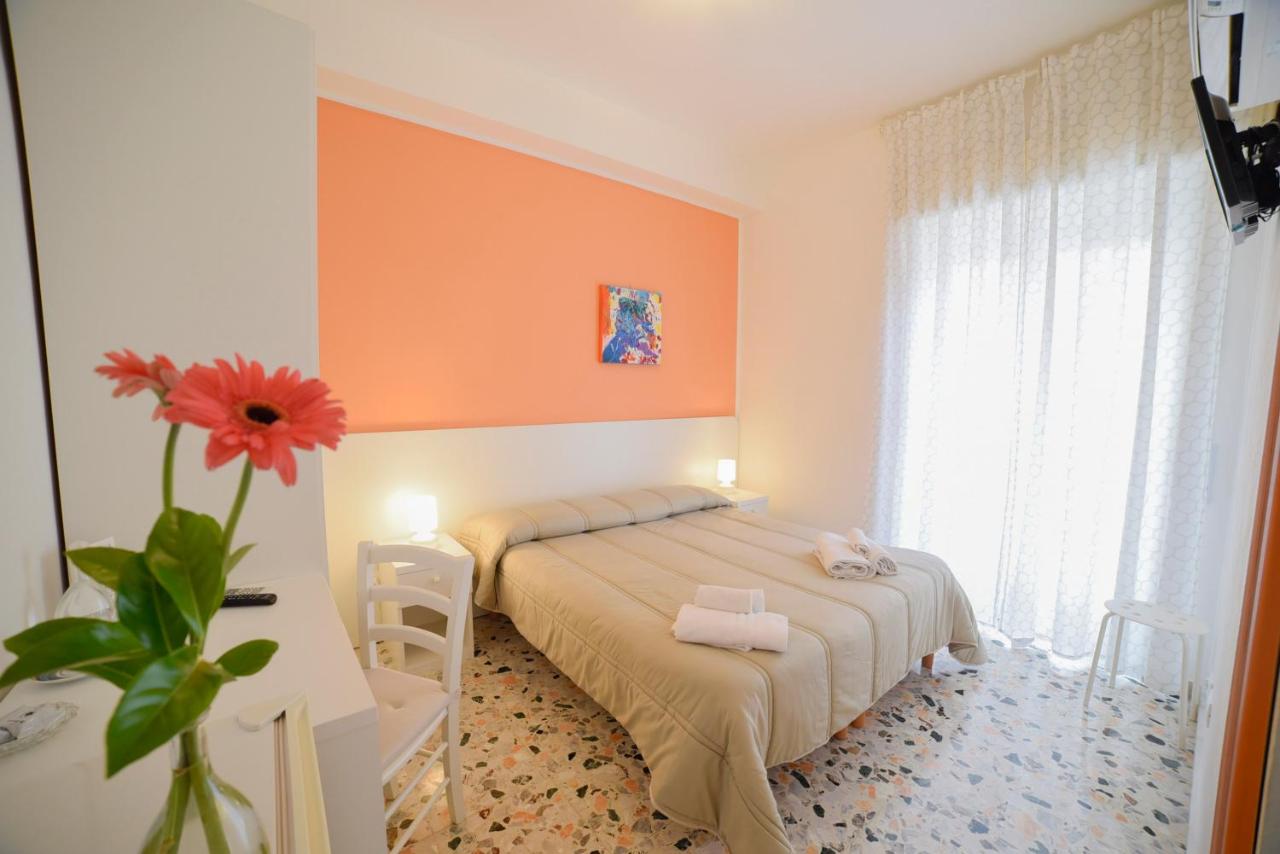 Double or Twin Room with Private Bathroom in the room