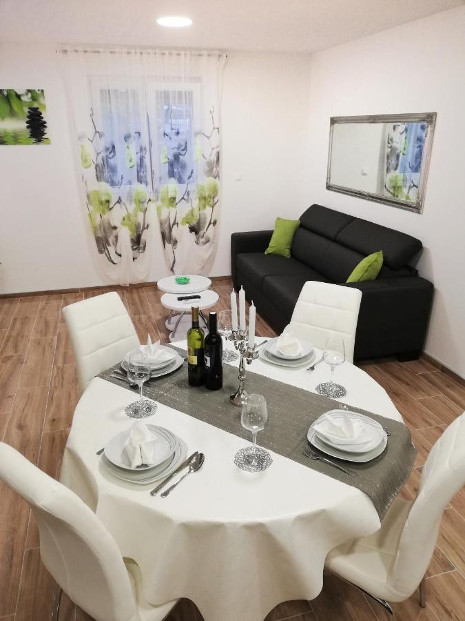 B&B Zadar - Apartments MTV with privatne parking - Bed and Breakfast Zadar