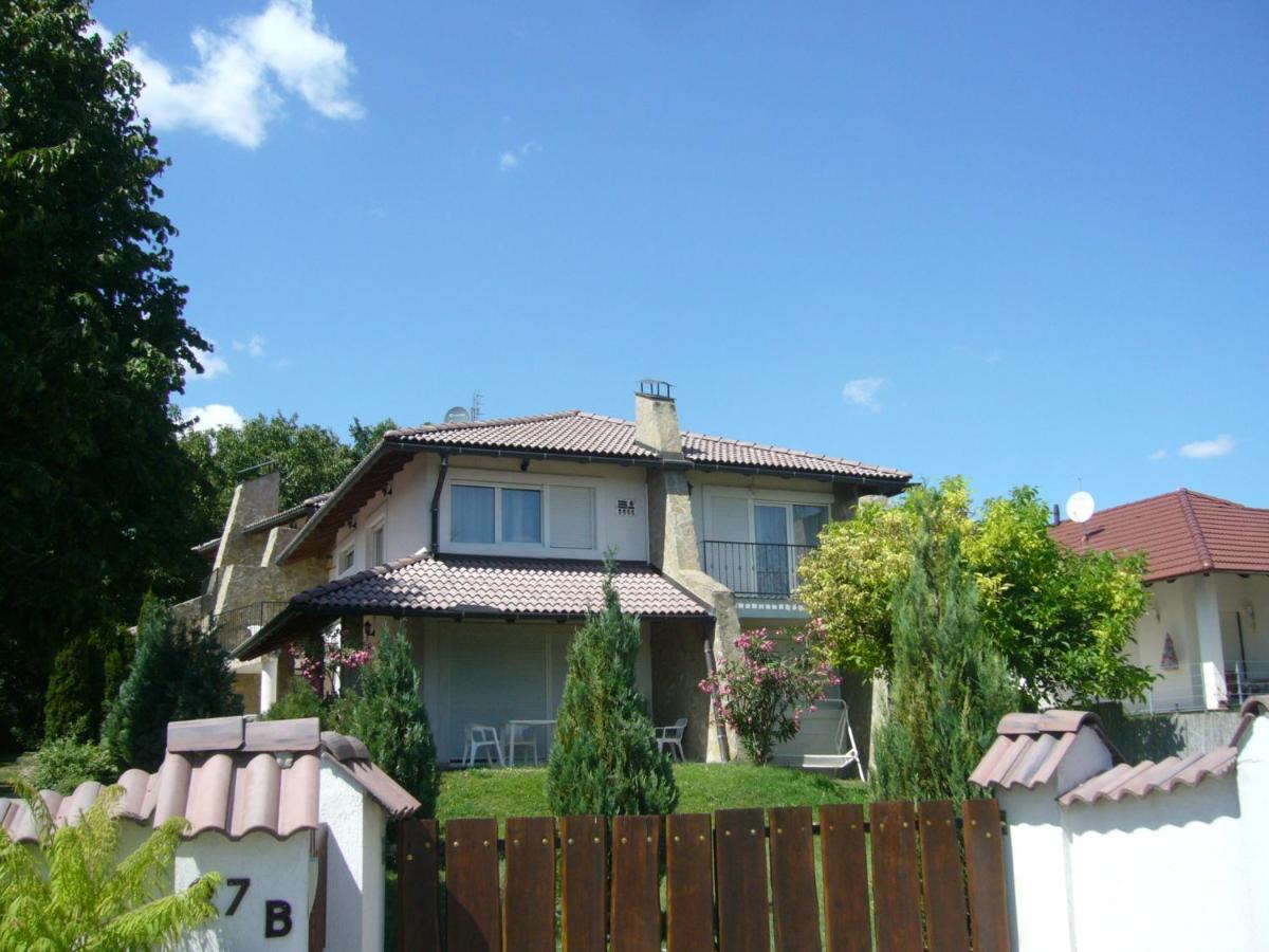 Mediterrán Vendégház - B&B