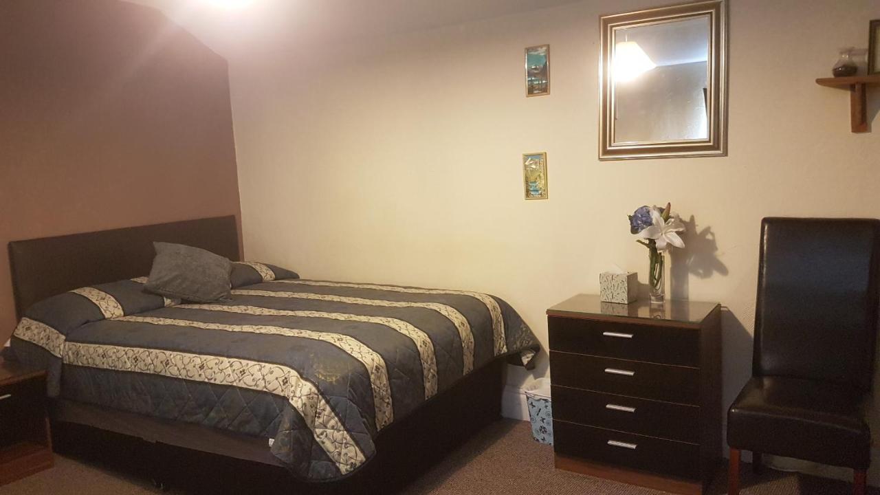 Camera Matrimoniale/Doppia con Letti Singoli con Bagno