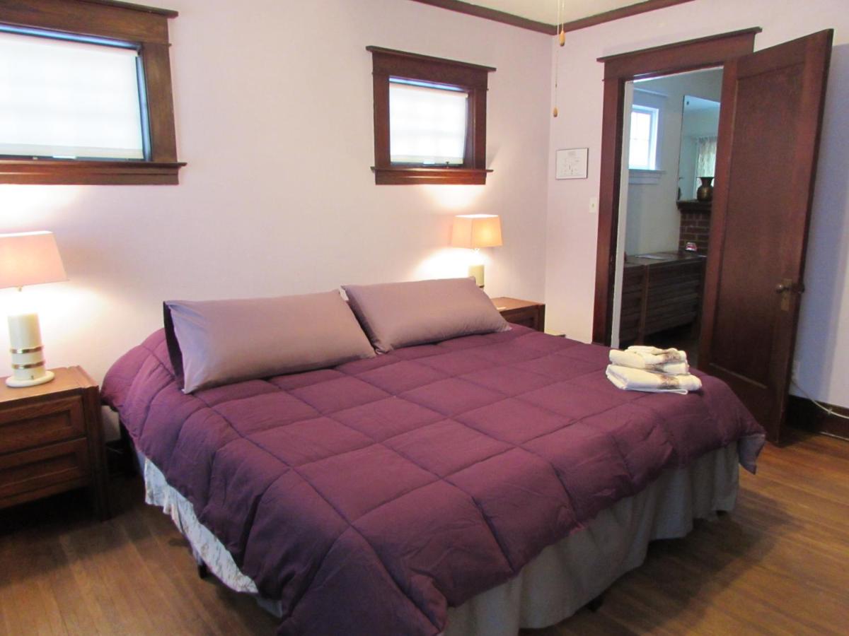 Whirlpool Cottage - Bed and Breakfast Niagara Falls