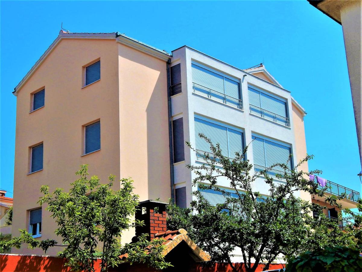 Apartments Linda - Ferienwohnung Trogir
