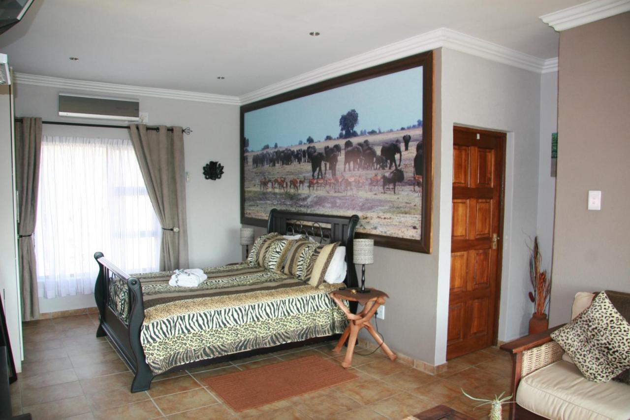 Family Room with Mountain View