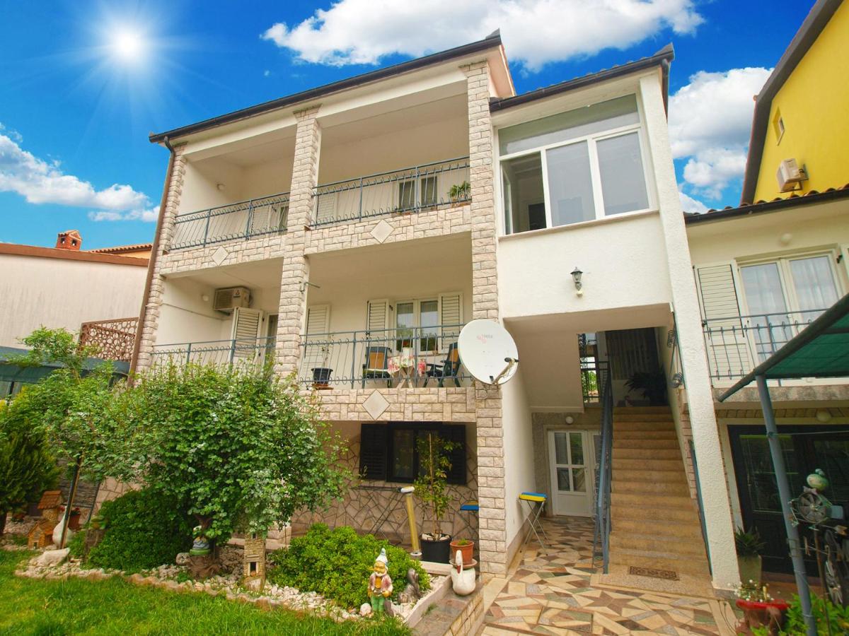 Apartments Valbandon 28 - B&B