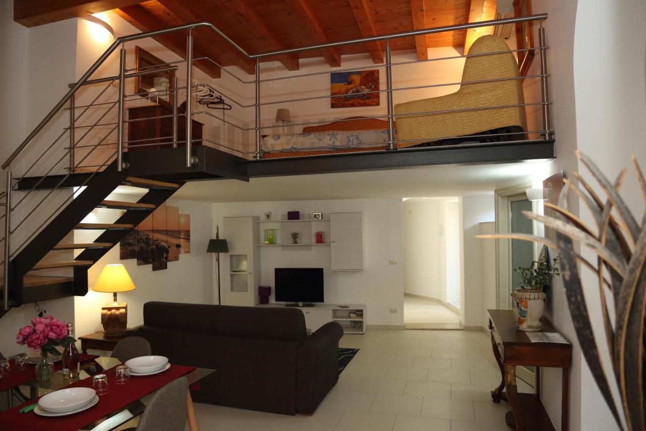 Mega House - Ferienwohnung Catania