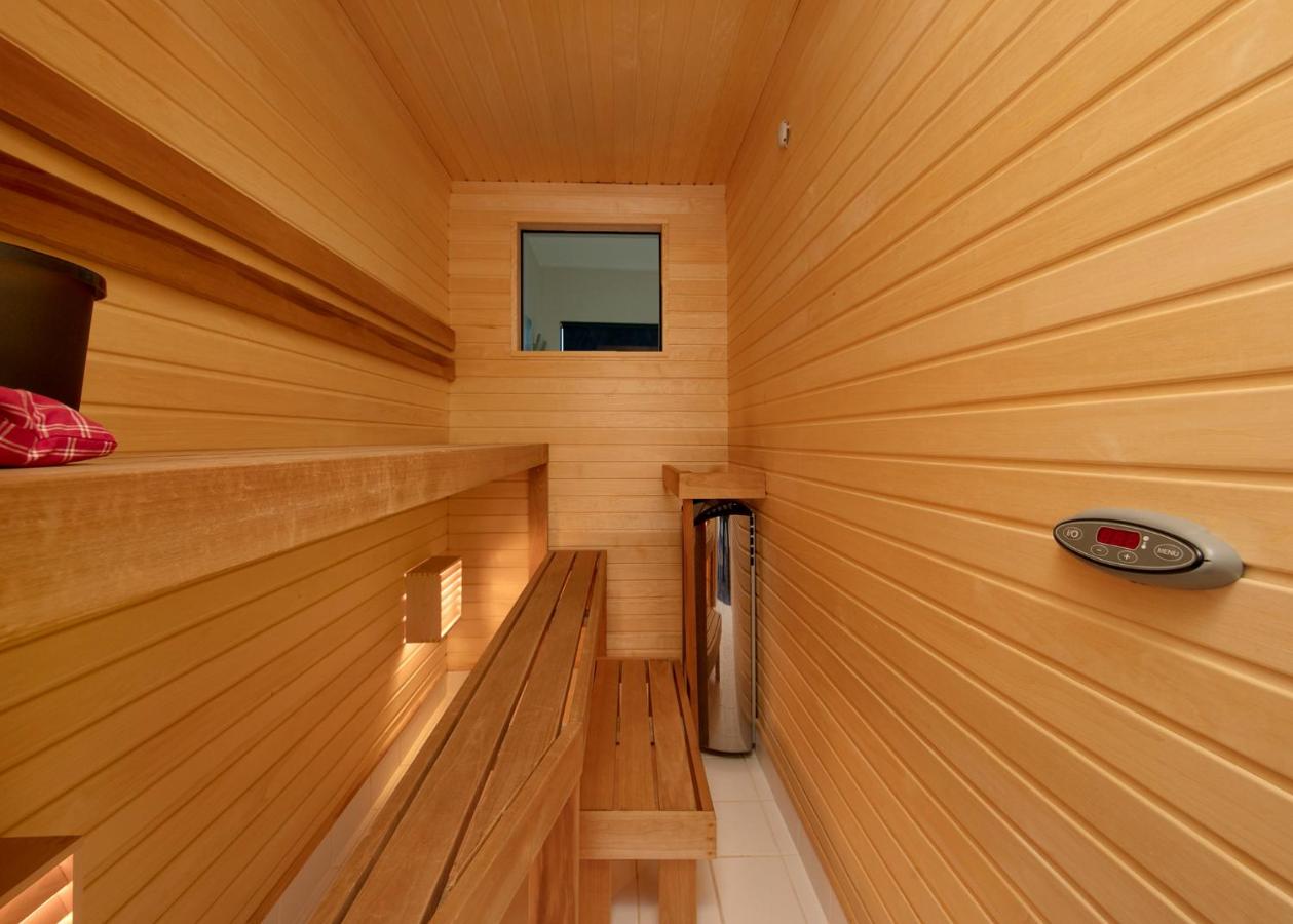 Lootsi apartment with sauna, next to Old Town, City Center, Port - Bed and Breakfast Tallinn