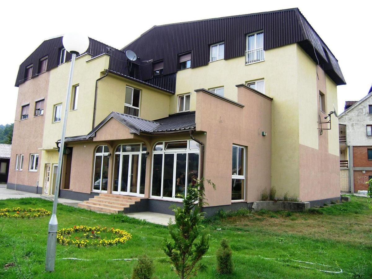 B&B Mojkovac - Hotel Dulovic - Bed and Breakfast Mojkovac