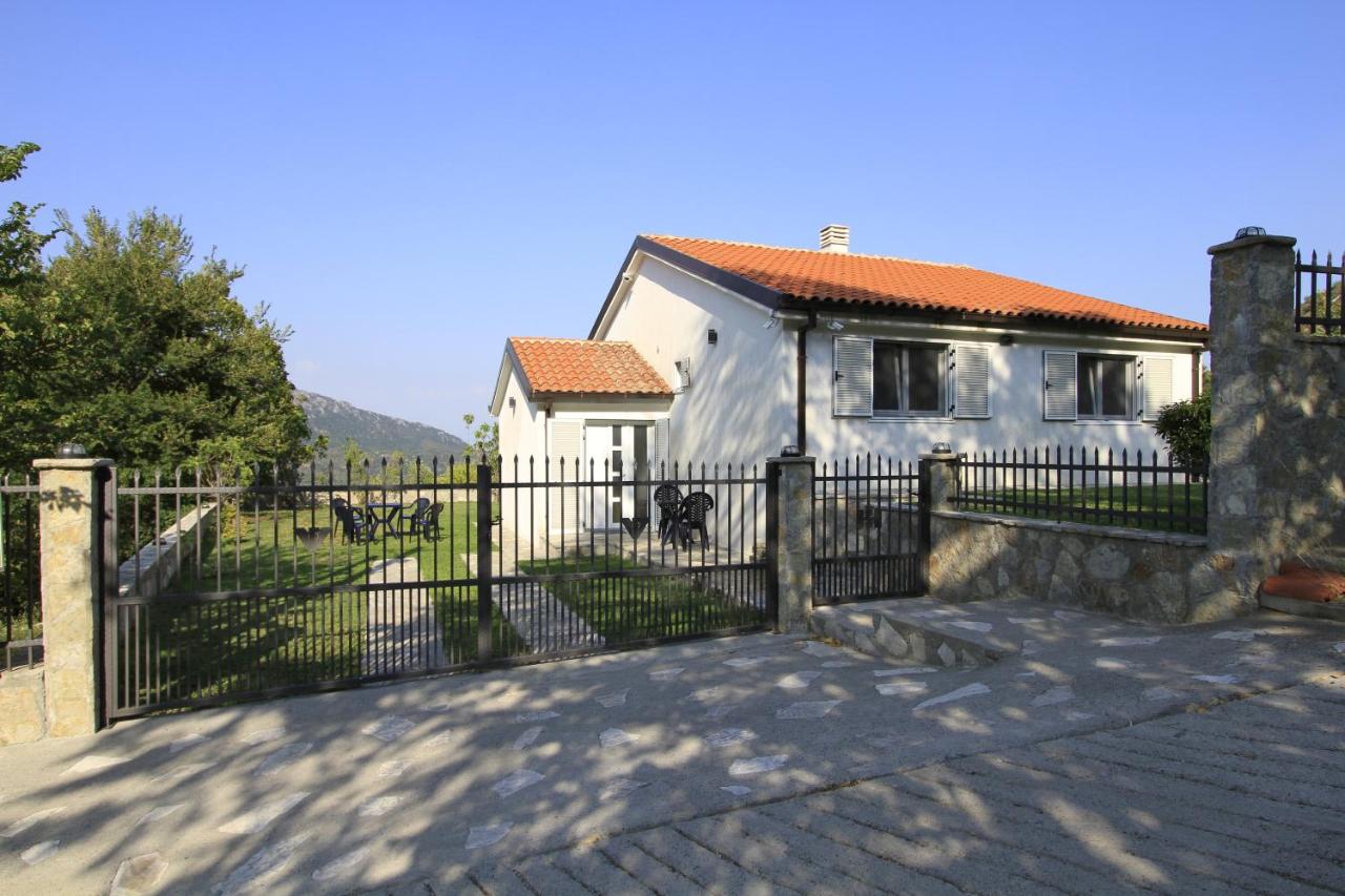 Bungalow 4 Suns - Bed and Breakfast Virpazar