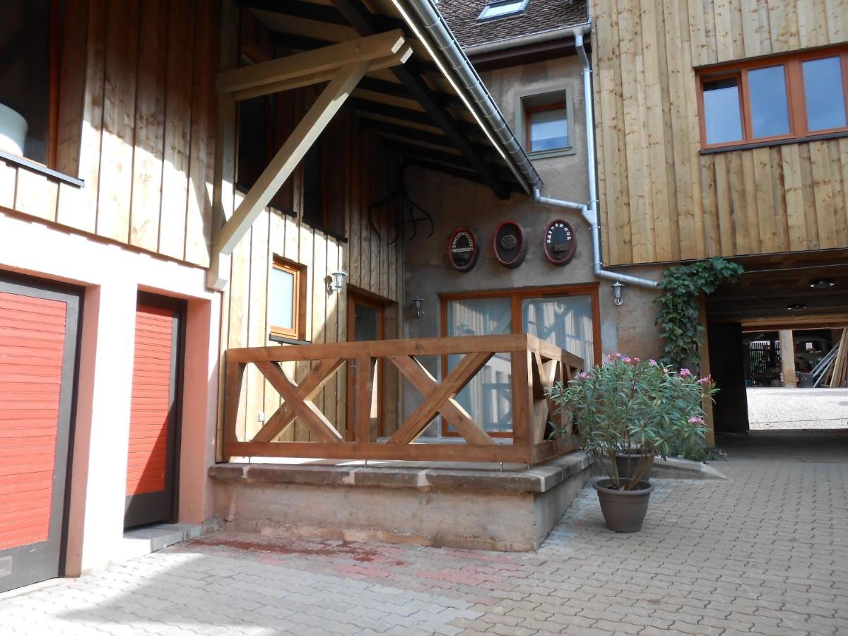 La Griffe à Foin au Restaurant raisin D'or - B&B