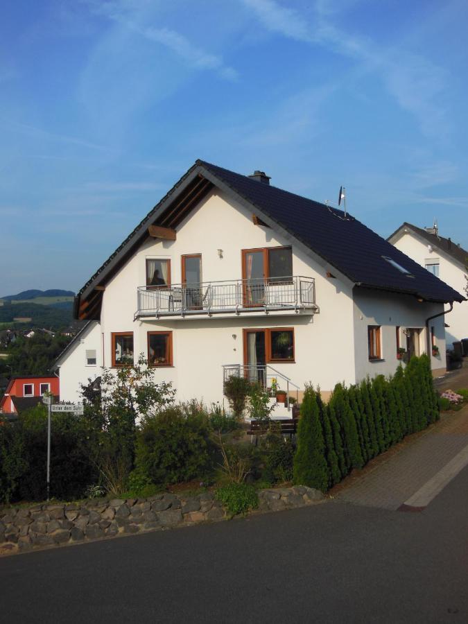 B&B Oberzissen - Ferienwohnung Basche - Bed and Breakfast Oberzissen