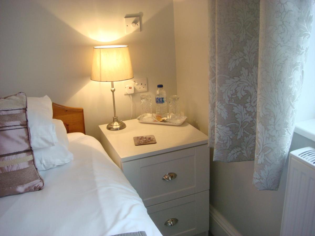 B&B Stratford-upon-Avon - Broadlands Guest House - Bed and Breakfast Stratford-upon-Avon