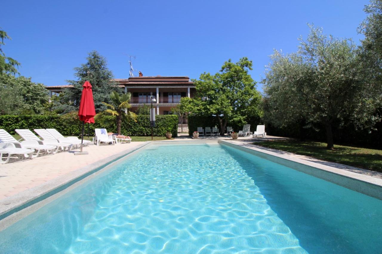 Apartment Lorena with pool - Ferienwohnung