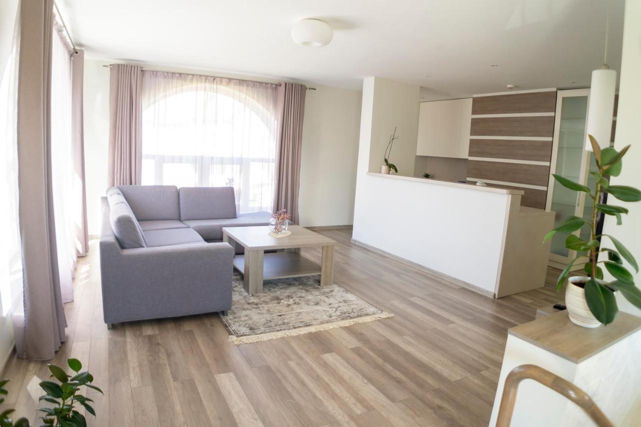 Studio - Split Level