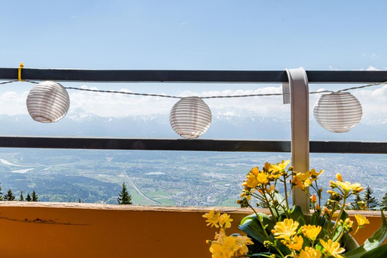 Apartment mit Balkon