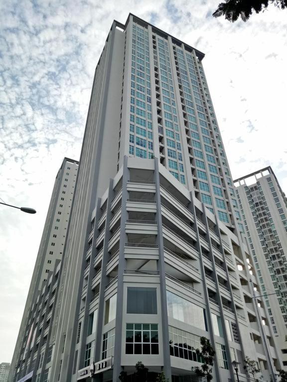 Strait Garden Suites X Ace Pro @ George Town - B&B
