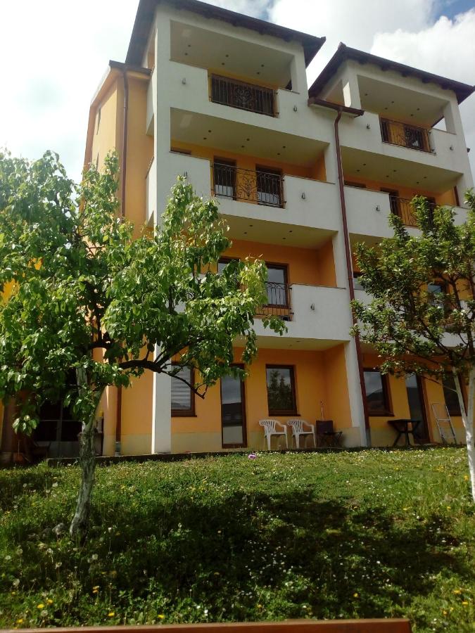 APARTMAN LALA - Bed and Breakfast