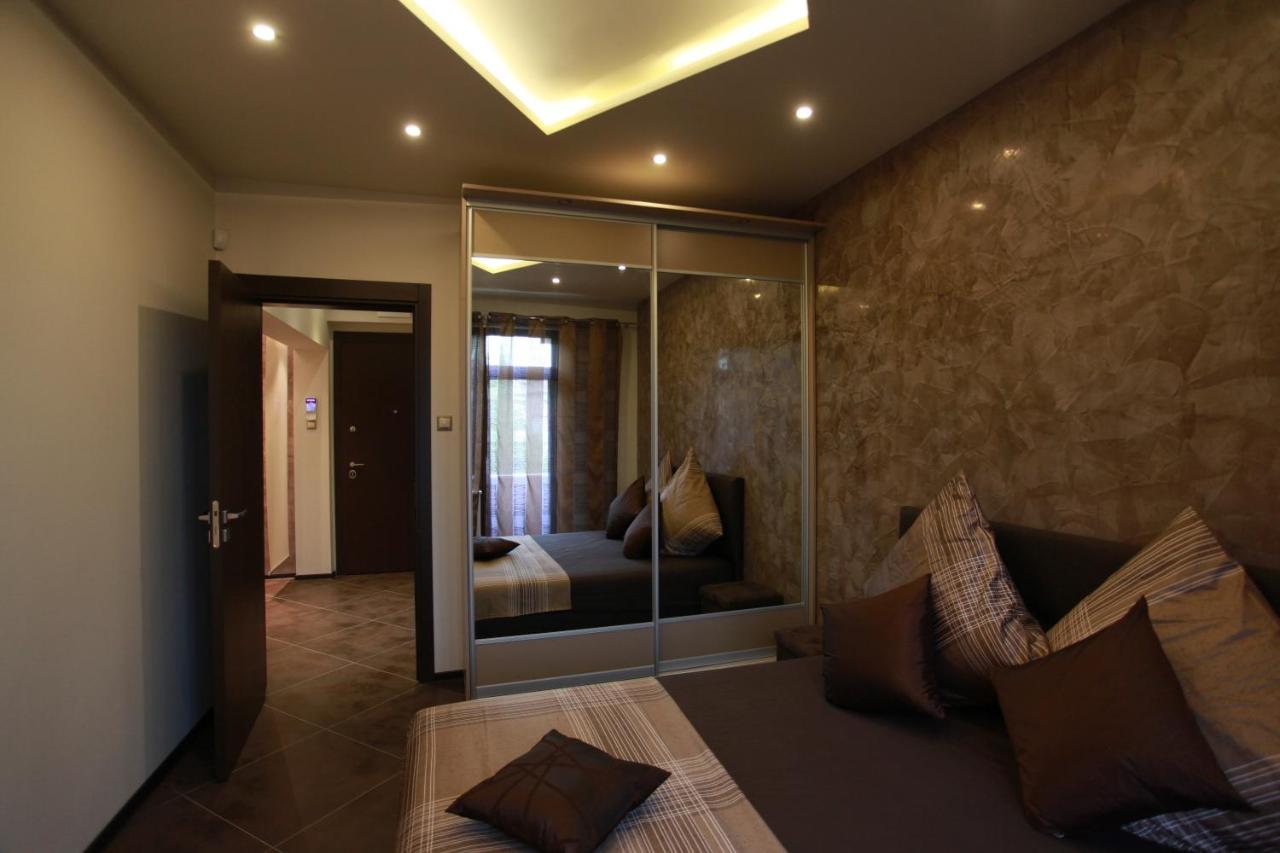 One-Bedroom Apartment with Balcony