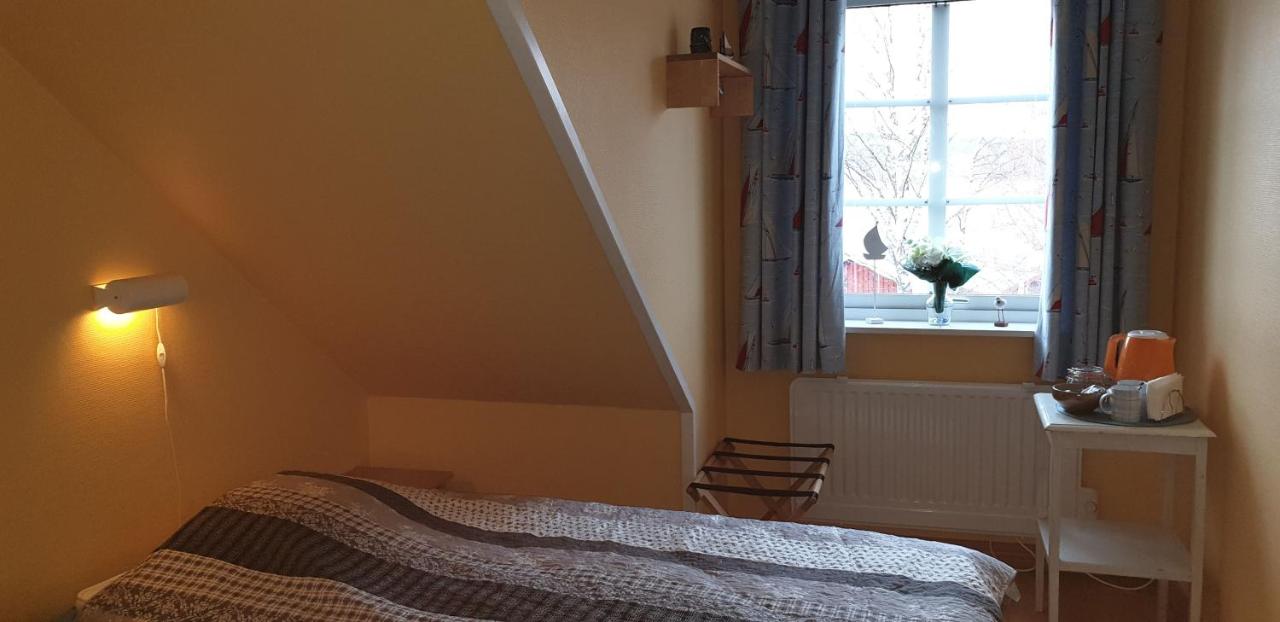 Tweepersoonskamer met 1 of 2 Bedden en Gedeeltelijk Uitzicht op Zee