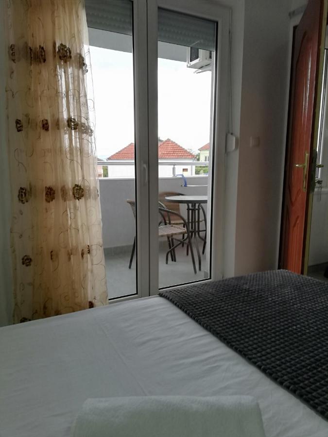 Estudio con vistas al jardín