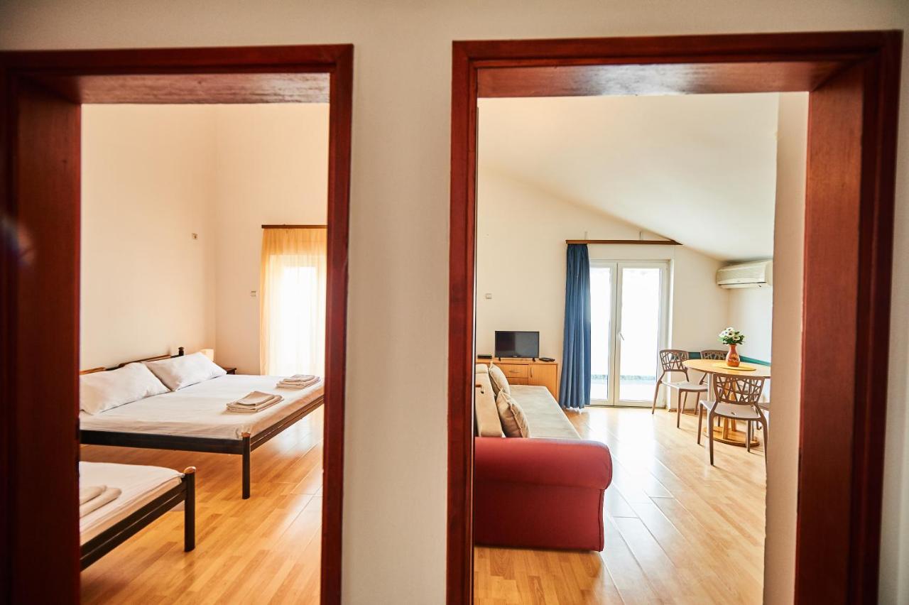 Familien-Apartment mit 1 Schlafzimmer und Terrasse
