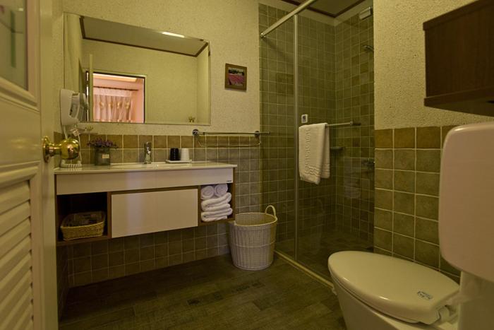 Kamer met Queensize Bed en Balkon