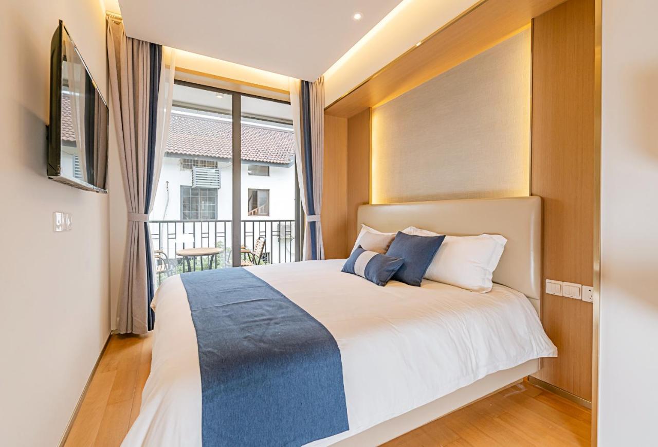 Kamer met Queensize Bed en Balkon