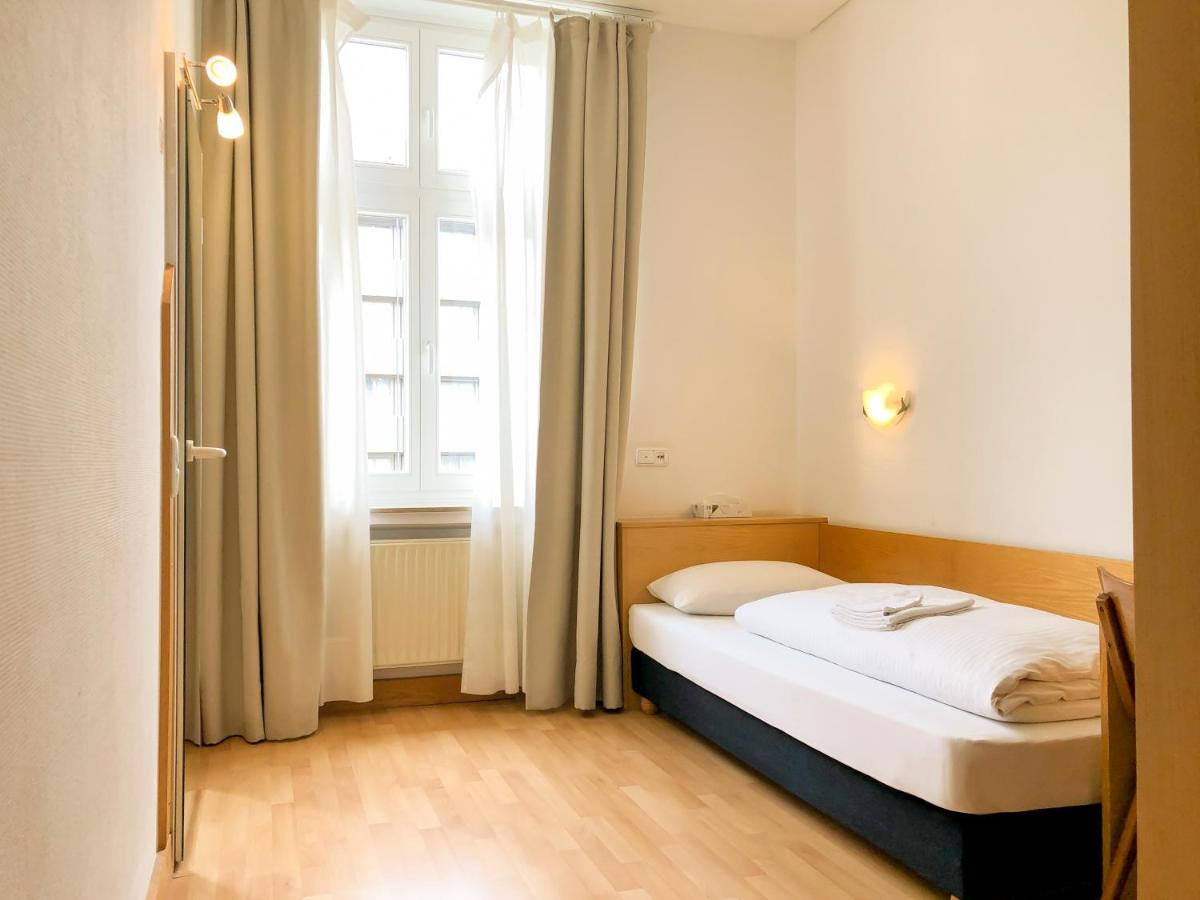 B&B Düsseldorf - Hotel Moon - Bed and Breakfast Düsseldorf