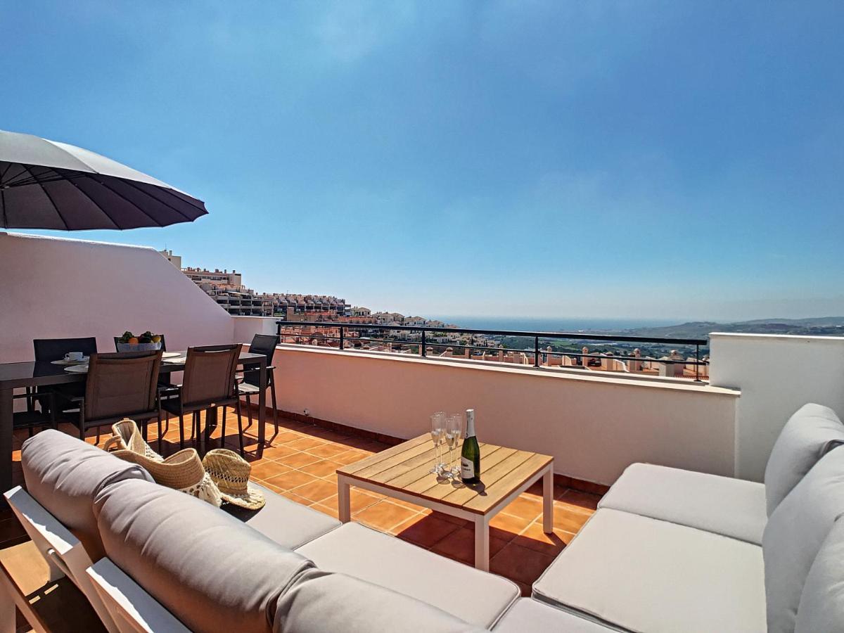 2268-Penthouse with terrace seaview - Ferienwohnung Casares