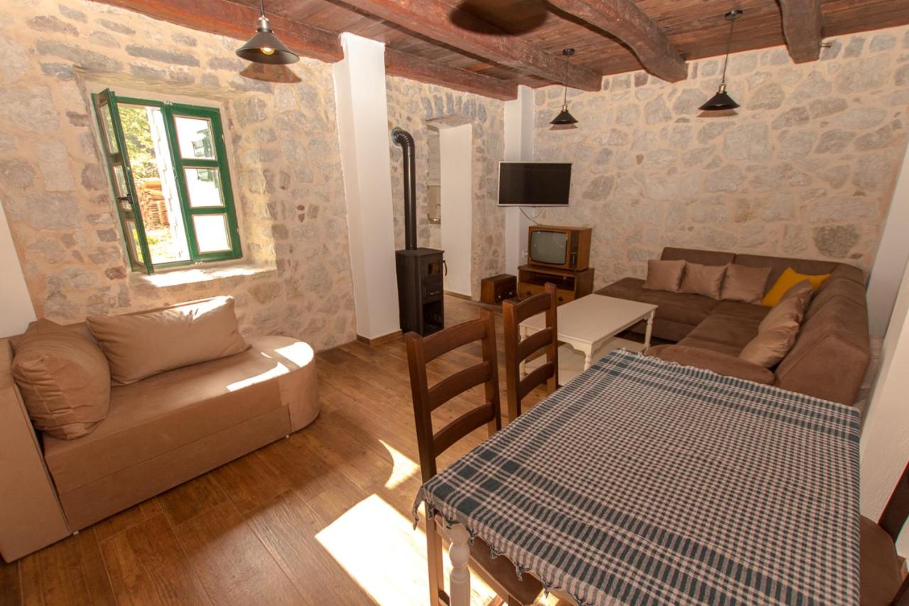 B&B Antivari - Rustic Stone House - Bed and Breakfast Antivari